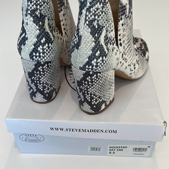 Steve Madden Snakeskin booties - Picture 14 of 15